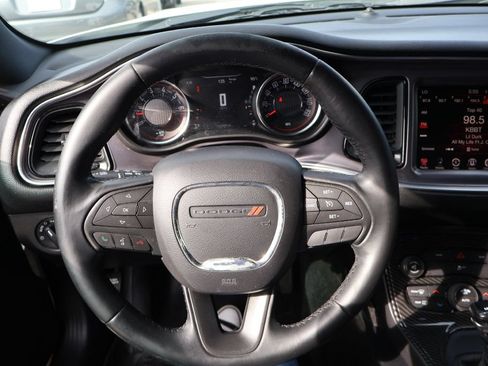 Used 2016 Dodge Challenger SXT RWD image 22