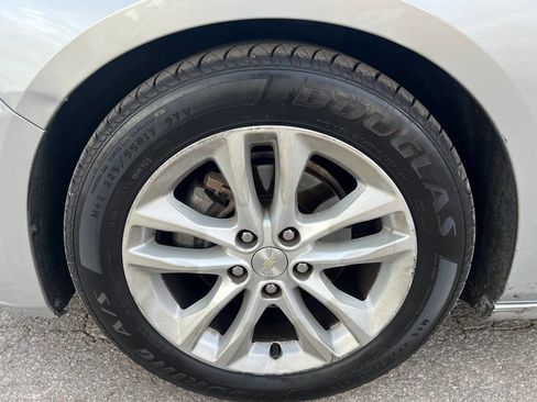 Used 2017 Chevrolet Malibu LT FWD image 26