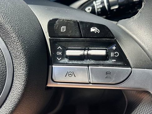 Certified 2025 Hyundai Elantra SEL FWD image 24