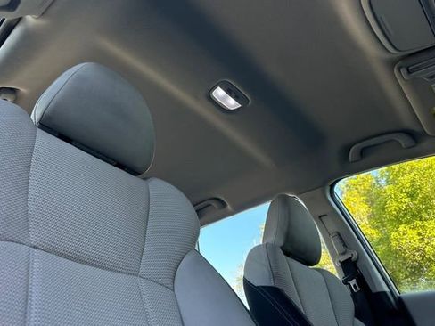 Used 2022 Subaru Forester Base image 18