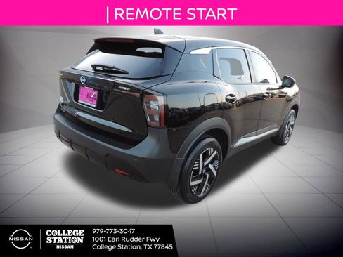 Used 2025 Nissan Kicks SV image 4