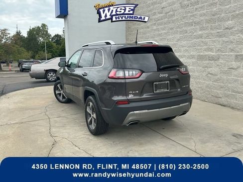 Used 2019 Jeep Cherokee Limited AWD/4WD image 6