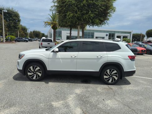 Used 2024 Volkswagen Atlas SE FWD image 11