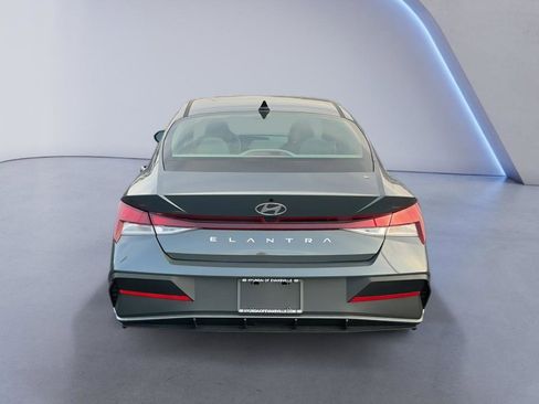 New 2026 Hyundai Elantra SE FWD image 6