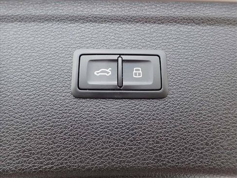 Used 2020 Audi Q5 2.0T Premium Plus AWD/4WD image 8