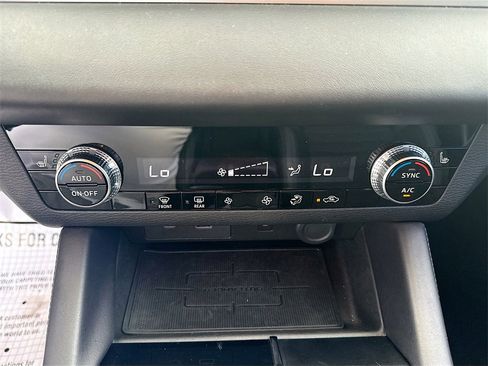 Used 2022 Mitsubishi Outlander SE image 17