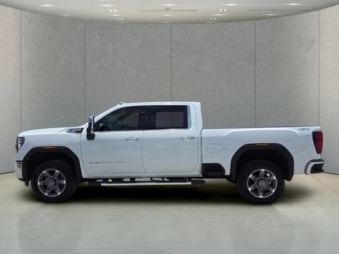 Used 2025 GMC Sierra 2500 SLT w/ SLT Premium Package AWD/4WD image 9