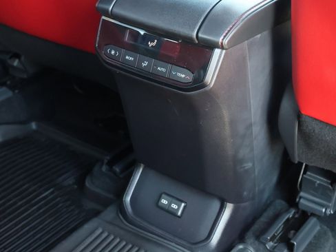 Used 2024 Toyota Highlander XSE image 34