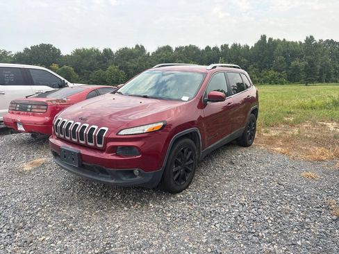 Used 2016 Jeep Cherokee Limited w/ Trailer Tow Group AWD/4WD image 53
