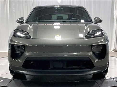 Used 2025 Porsche Macan 4 Electric image 13