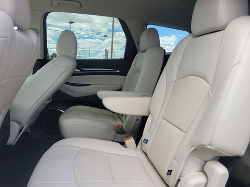 Used 2023 Buick Enclave Essence FWD image 13