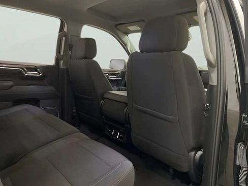 Used 2025 Chevrolet Silverado 1500 LT AWD/4WD image 18