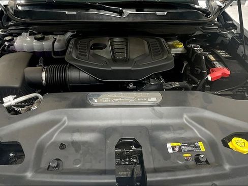 New 2025 Jeep Wagoneer 4WD w/ Premium Group I image 13