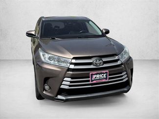 Used 2018 Toyota Highlander XLE AWD/4WD video 3