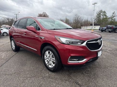 Used 2018 Buick Enclave Essence image 3
