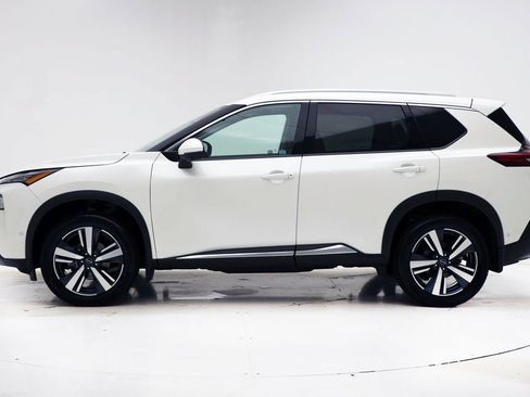 Used 2023 Nissan Rogue SL w/ SL Premium Package image 6
