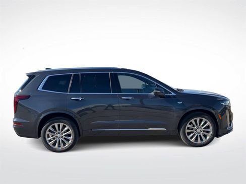 Used 2022 Cadillac XT6 Premium Luxury image 9