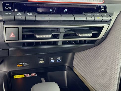New 2026 Toyota Camry SE FWD image 19