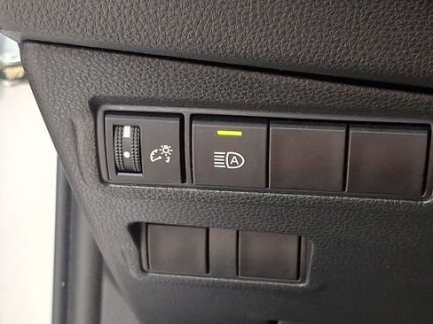 Used 2023 Toyota Corolla Cross LE AWD/4WD image 25