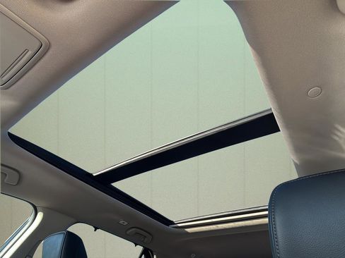 Used 2023 Honda Pilot Touring image 36