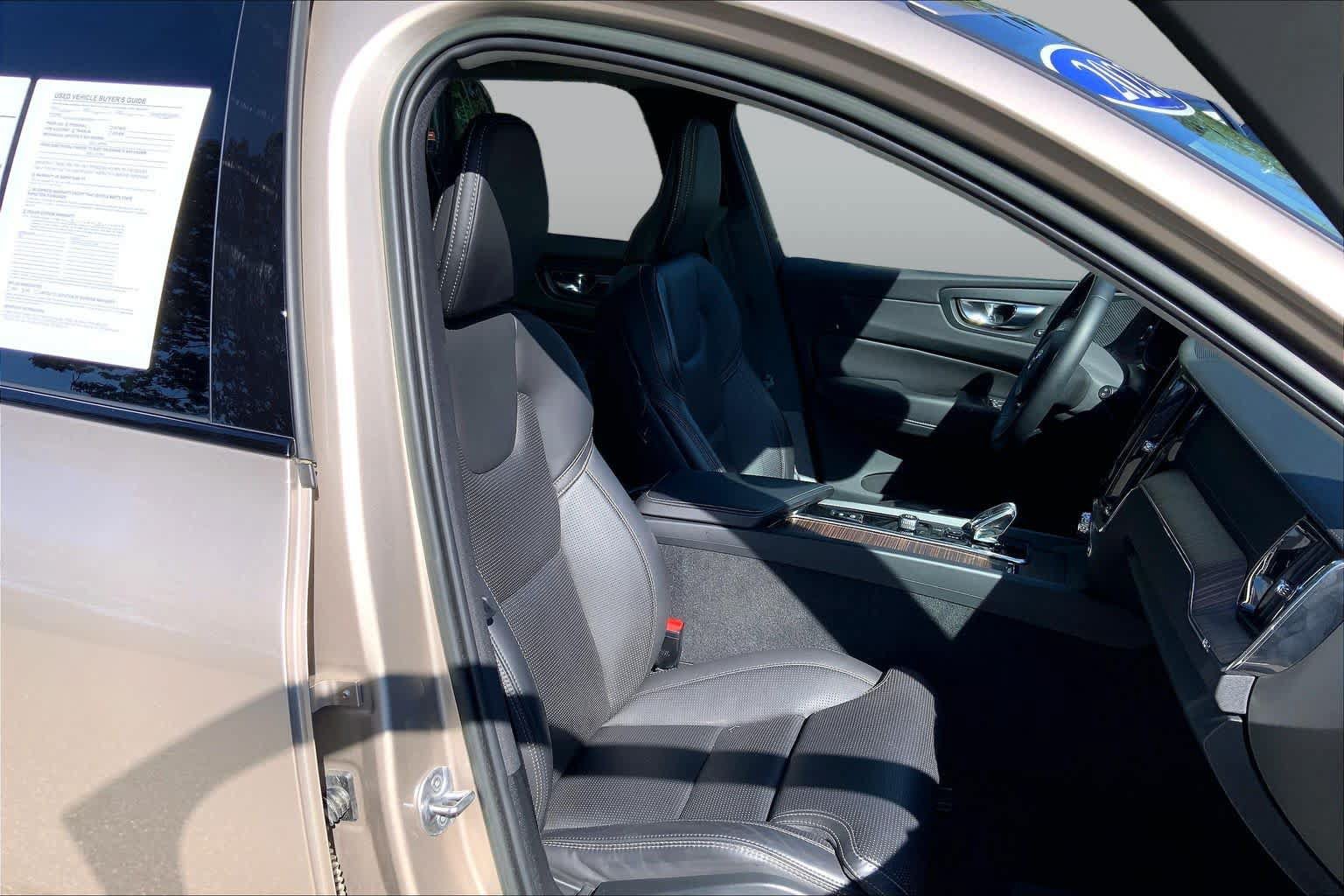 Used 2023 Volvo XC60 B6 Ultimate w/ Protection Package Premier AWD/4WD image 8