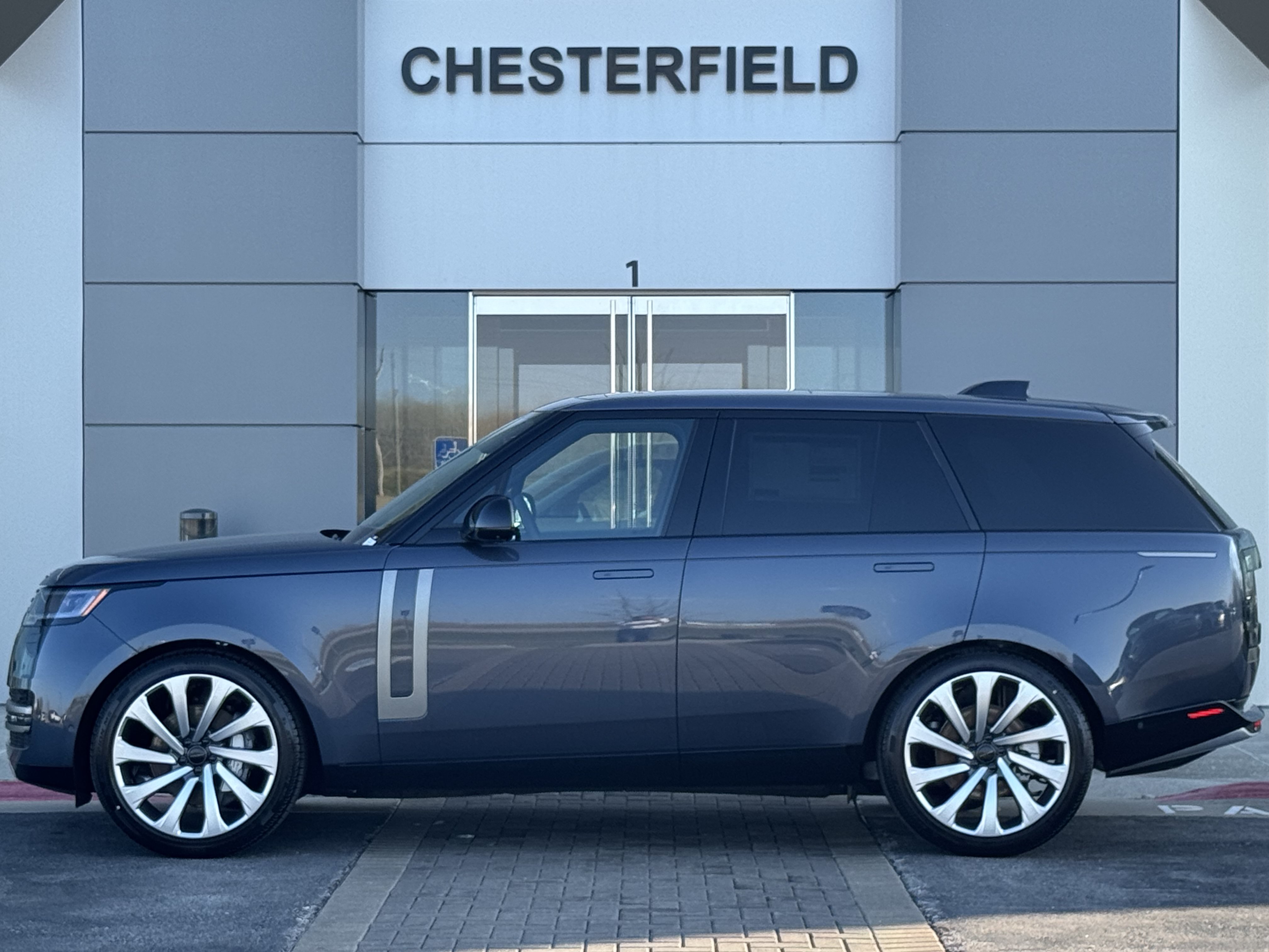 Used 2026 Land Rover Range Rover SE AWD/4WD image 6