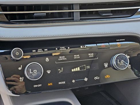 New 2026 INFINITI QX60 Luxe w/ Family Package image 22