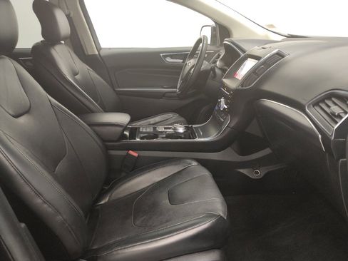 Used 2019 Ford Edge Titanium w/ Equipment Group 301A FWD image 21