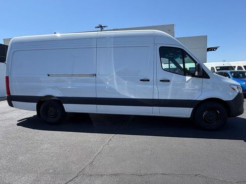New 2026 Mercedes-Benz Sprinter 2500 image 9
