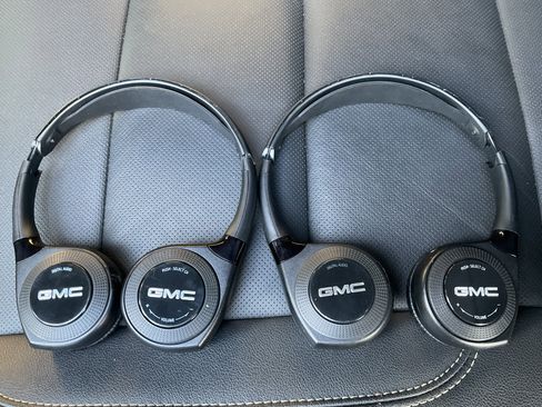 Used 2021 GMC Yukon XL SLT image 37