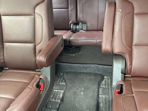 Used 2019 Chevrolet Suburban Premier AWD/4WD image 6