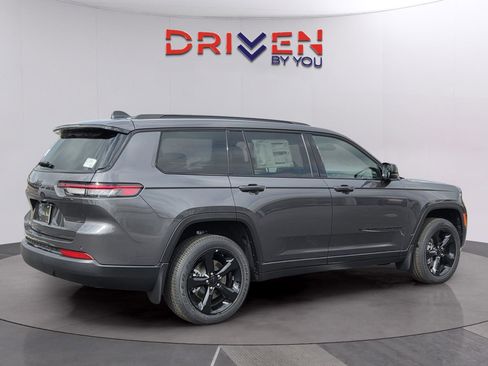 New 2025 Jeep Grand Cherokee L Altitude RWD image 5