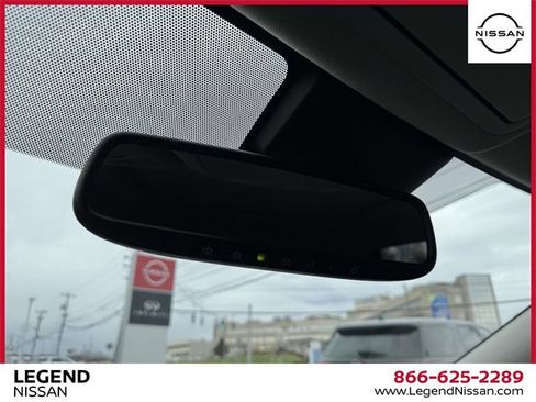 Used 2018 Nissan Rogue SL w/ Premium Package image 31