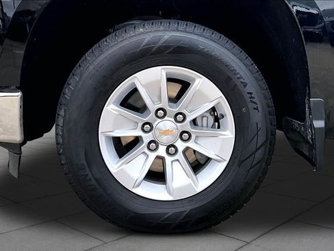 Used 2025 Chevrolet Silverado 1500 LT RWD image 11