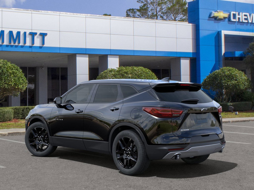 Certified 2025 Chevrolet Blazer LT FWD image 4