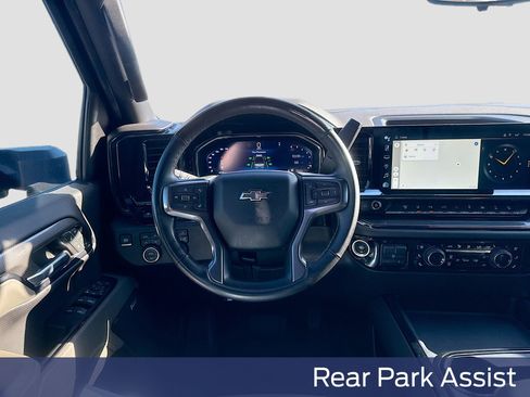 Used 2024 Chevrolet Silverado 2500 ZR2 w/ Technology Package image 30