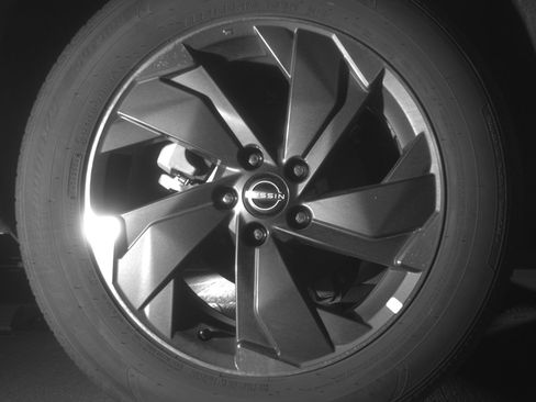 Used 2025 Nissan Rogue SV FWD image 15