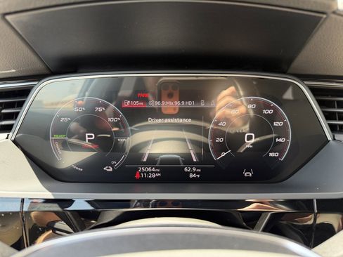 Used 2024 Audi Q8 e-tron Premium Plus AWD/4WD image 19