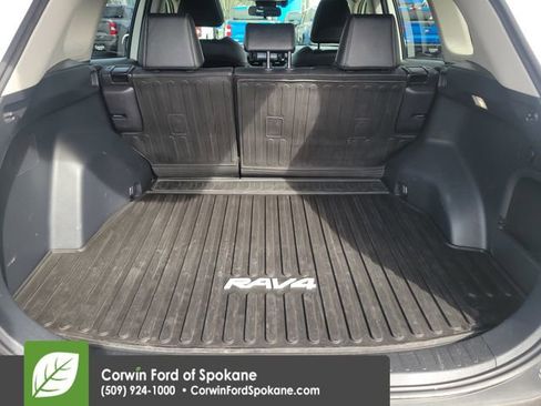 Used 2022 Toyota RAV4 XLE Premium AWD/4WD image 19