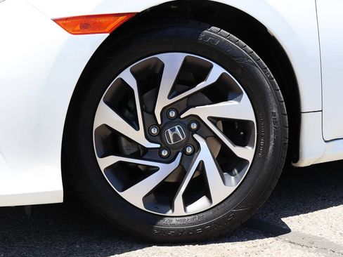 Used 2018 Honda Civic EX image 5