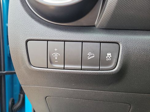 Used 2023 Hyundai Kona Limited image 23