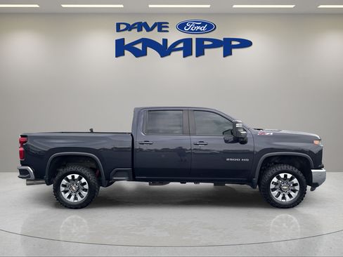 Used 2024 Chevrolet Silverado 2500 LT AWD/4WD image 8