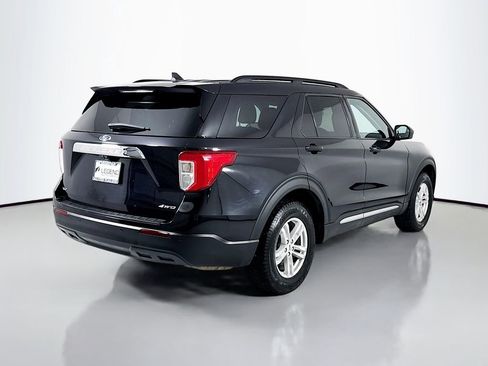Used 2022 Ford Explorer XLT image 7