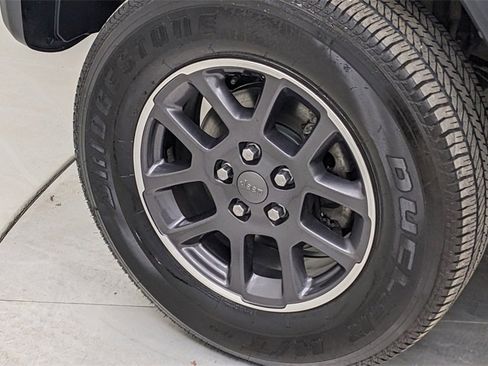 Used 2020 Jeep Gladiator Overland w/ Dual Top Group image 4