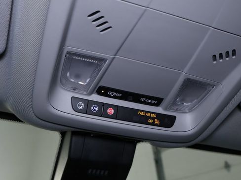 Used 2020 GMC Terrain SLT image 27