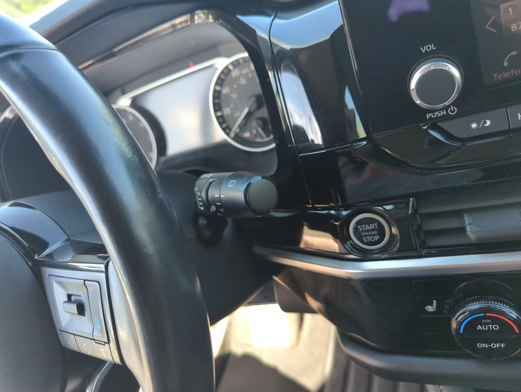 Used 2022 Nissan Pathfinder SV AWD/4WD image 24