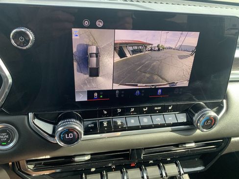 Used 2024 GMC Canyon Elevation w/ Convenience Package image 17