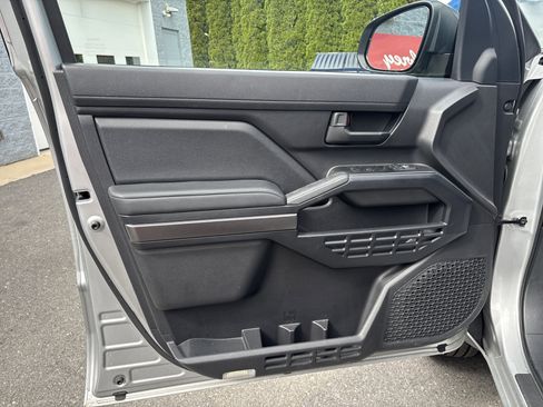 Certified 2025 Toyota 4Runner SR5 AWD/4WD image 16