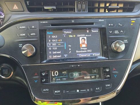 Used 2018 Toyota Avalon Limited w/ Carpet Mat Package FWD image 12
