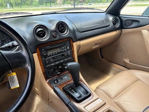 Used 1999 MAZDA MX-5 Miata RWD image 40